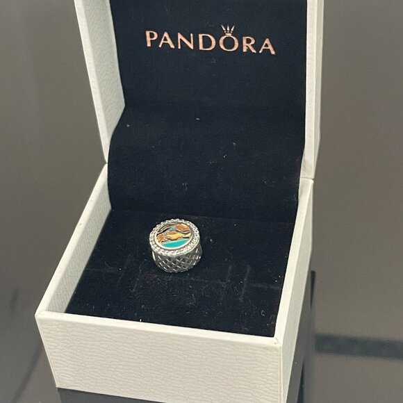 Pandora Grand Canyon View of a Lifetime Exclusive Dangle Charm - Picture 3 of 6